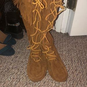 Minnetonka front lace knee boots